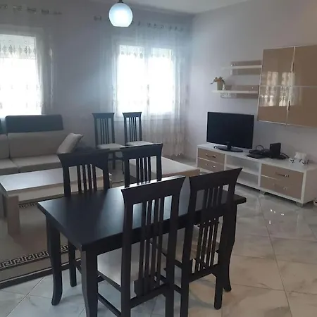Apartment In Near Centre